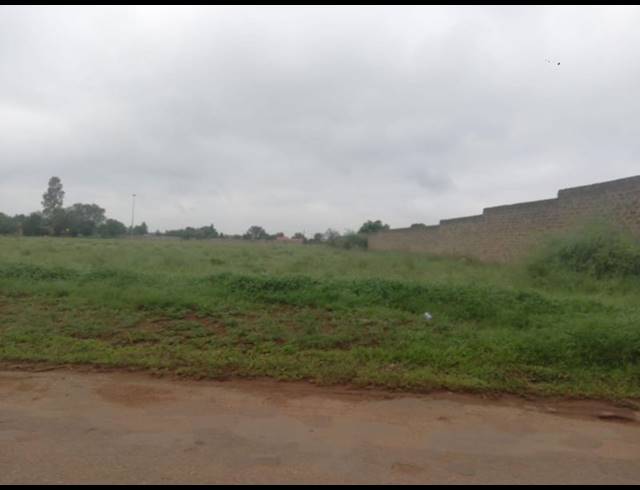 LAND FOR SALE IN DE DEUR ESTATES